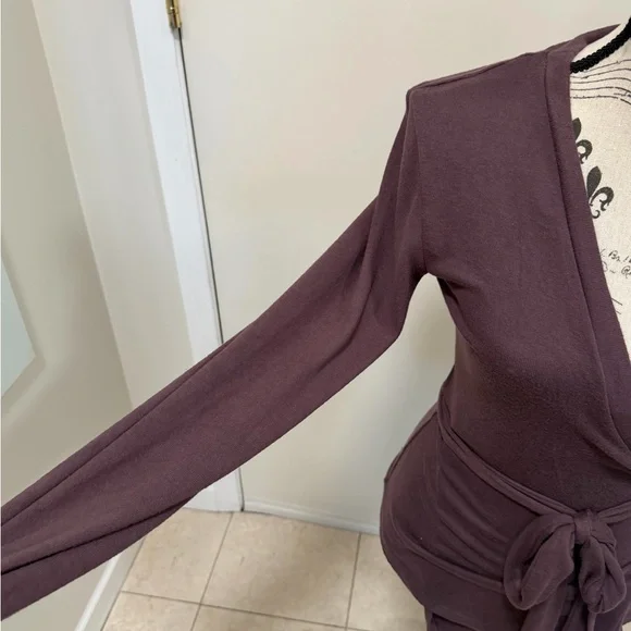 Chic Mauve Wrap Top by Contemporaine par Simons - Picture 8 of 12